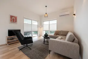 Charming & Modern Hideaway ~ 5* Location ~ Garden! - Image 2