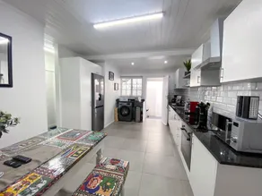 Modern 8 Sleeper home in trendy Observatory - Image 4
