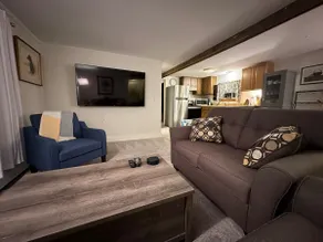 Killington Skyeship 2 BR | 1 Min Gondola + Hot Tub - Image 2