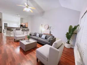 Cozy Home~HotTub~120\" LaserTV - Image 2