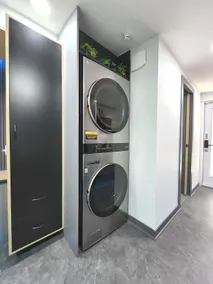 Tiny Smart Studio · 5 min to Florida Mall - Image 2