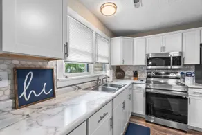 Big 4 Bed Home in Great Neighborhood - Sleeps 8 - Image 3
