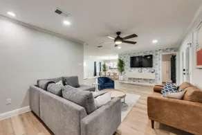 Executive Plano Home|4BR| Fire Pit|Fast WiFi|Pets - Image 3