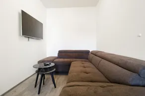 Apartments/metro/O2 ARENA/9 min centre - Image 3