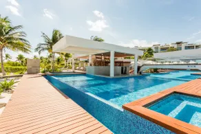 Luxury apartment + Private beach access + Pool - Image 5