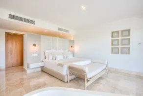 Luxury apartment + Private beach access + Pool - Image 2