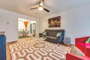 Cheerful 2 bedroom home in the Village! - Image 5