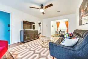 Cheerful 2 bedroom home in the Village! - Image 3