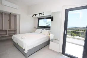 Blue Avenue - Deluxe Villa - Image 5
