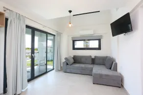 Blue Avenue - Deluxe Villa - Image 4