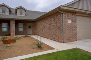 *Texas Tech*2 bedroom*King *Queen*Private Garage* - Image 5