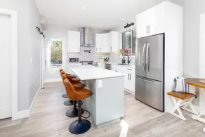 Entire home, 5 min walk to the beach, & restaurant - Image 3