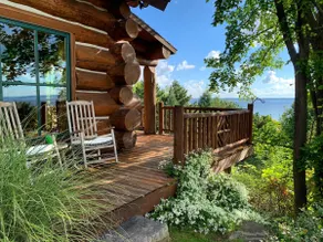 Hilltop Log Lodge - Image 2