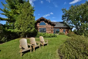 Hilltop Log Lodge - Image 3