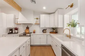 Sleeps12| LUXE STAY | ·3bath·KingBed·10minOldTown - Image 4