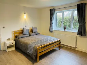4-Bedroom Cottage in Healing, Grimsby - Image 3