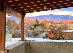 SkyHighCasita Luxury Retreat near UNM with Views! - Image 5