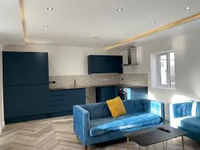 4 Bed house - close to beach & city centre - Image 2