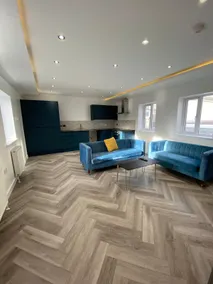4 Bed house - close to beach & city centre - Image 4