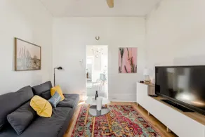 Charming Little 1890s Duplex in the Art District - Image 2