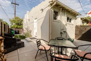 Charming Little 1890s Duplex in the Art District - Image 5