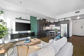 BEST Location | Skyline Oasis | Free Parking - Image 5