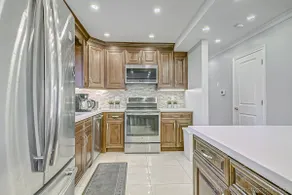 Beautiful family Home near Downtown - Image 5
