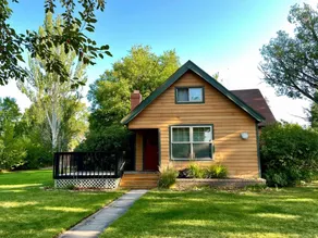 Grandmas Valley Hideaway - Image 2