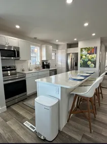 \"America's Cup\" Beach Cottage - Image 2
