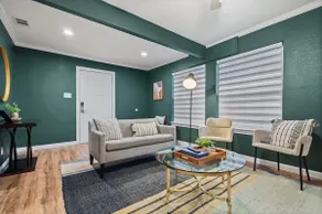 Modern Emerald Escape - Minutes from Bishop Arts! - Image 2