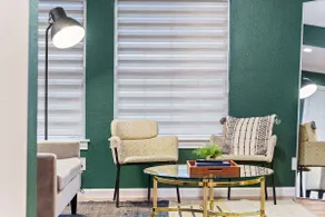 Modern Emerald Escape - Minutes from Bishop Arts! - Image 4