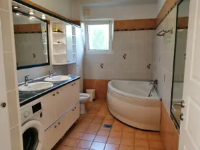 Two bedroom flat near the sea - Image 5
