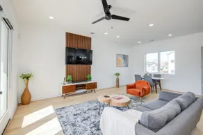 Townhome- few mins to downtown| major attractions - Image 4