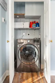 Cozy Condo in Media with Free Parking - Image 3