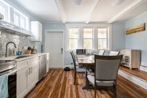 Cozy Condo in Media with Free Parking - Image 5