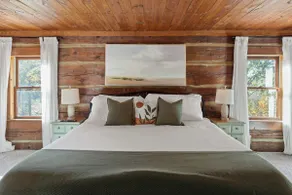 Log Cabin with Hot Tub in N Lexington - Image 3