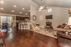 Modern Family Vacation Home - Image 2
