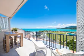 ”Heaven on Earth” - Airlie Beach - Image 2