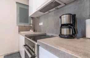 Sunlit two bedroom renovated flat! - Image 3