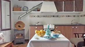 Cozy farmhouse with pool in La Alpujarra - Image 5
