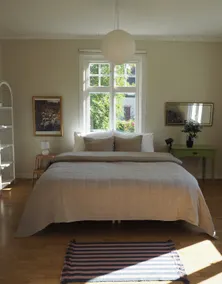 Centrally-located private apartment in a turn-of-the-century villa. - Image 5