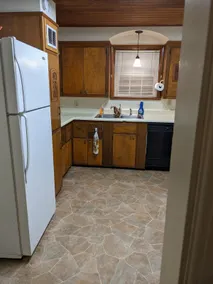 4 BR Home walking distance to Aggieville & campus - Image 2