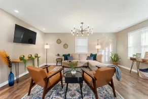 The Blue Bungalow - Image 4