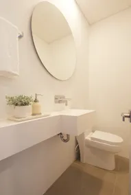 Elegant 2-Bedroom Loft 604 with Stunning Park View - Image 3