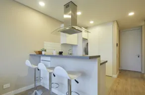 Elegant 2-Bedroom Loft 604 with Stunning Park View - Image 2