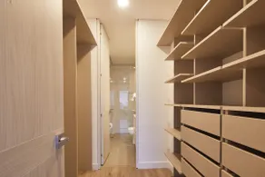 Elegant 2-Bedroom Loft 604 with Stunning Park View - Image 5