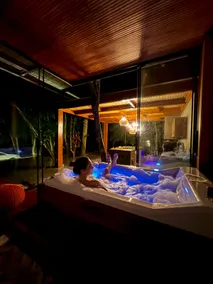 Retreat with bathtub immersed in nature - Image 5