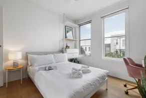 'The Loft' A Chic City-fringe Balcony Hideaway - Image 2