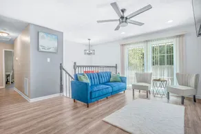 Realtor Red Door - Image 2