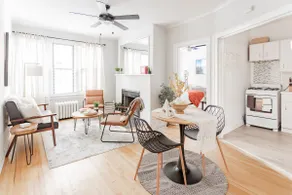 Guest Favorite Getaway in Lakeview Near Wrigley - Image 4